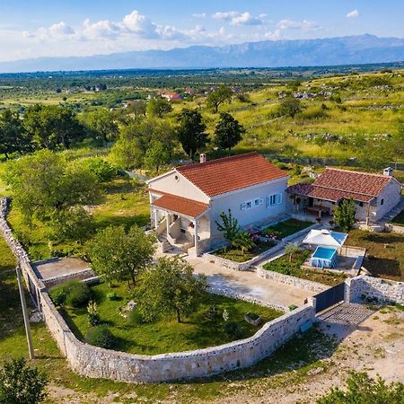 Holiday Home Ante With Beautiful Private Garden Nadin Luaran gambar