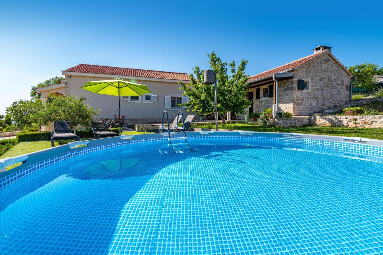 Holiday Home Ante With Beautiful Private Garden Nadin Luaran gambar