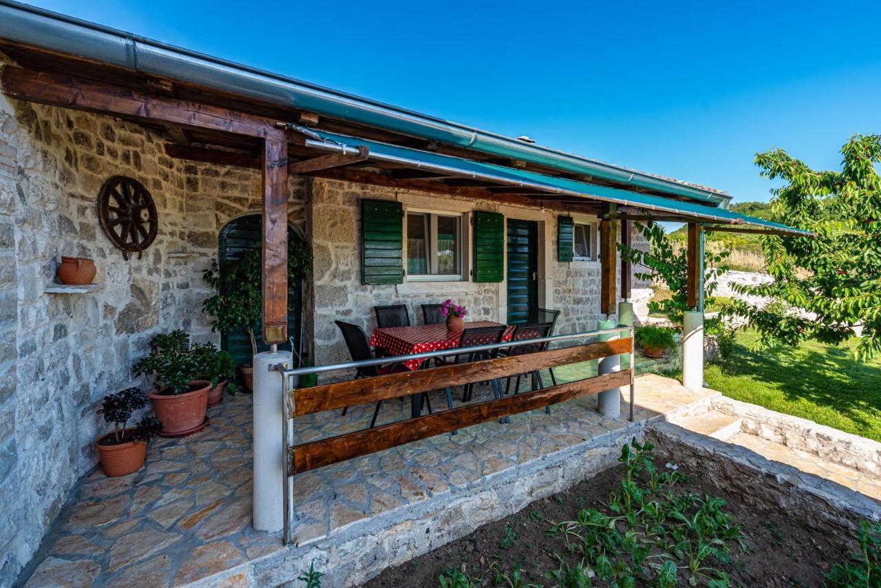 Holiday Home Ante With Beautiful Private Garden Nadin Luaran gambar