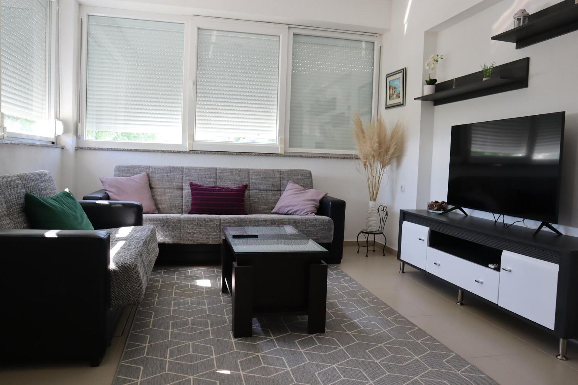 Holiday Home Ante With Beautiful Private Garden Nadin Luaran gambar