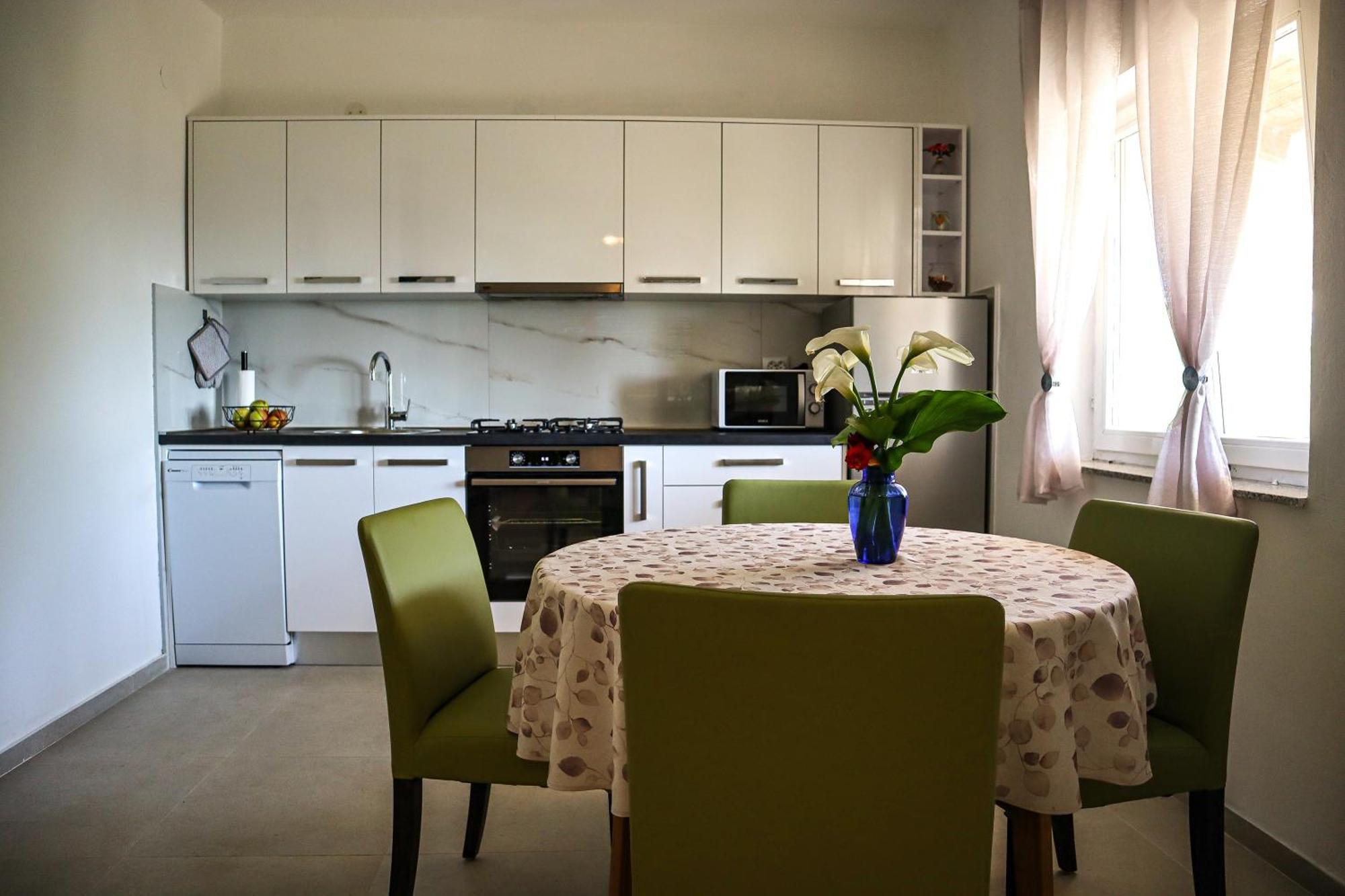 Holiday Home Ante With Beautiful Private Garden Nadin Luaran gambar