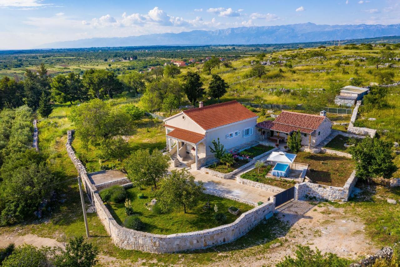Holiday Home Ante With Beautiful Private Garden Nadin Luaran gambar